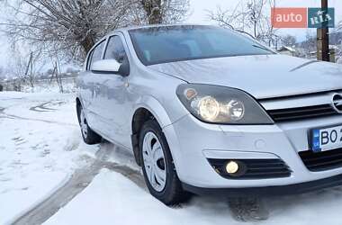 Хэтчбек Opel Astra 2005 в Рогатине