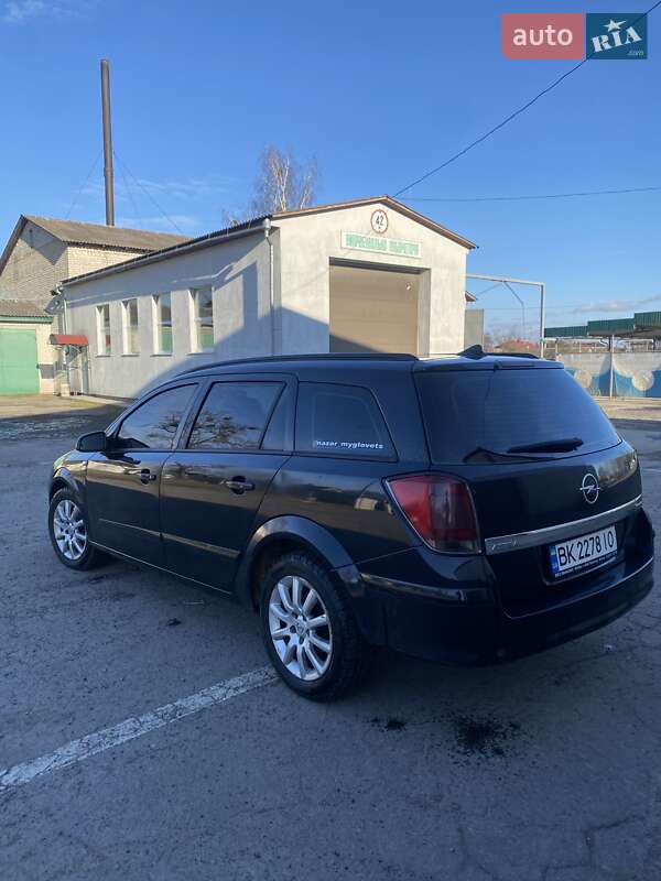 Універсал Opel Astra 2006 в Рокитному