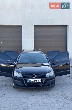 Універсал Opel Astra 2006 в Рокитному