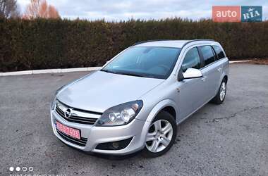 Універсал Opel Astra 2010 в Зміїві