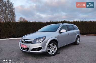 Універсал Opel Astra 2010 в Зміїві