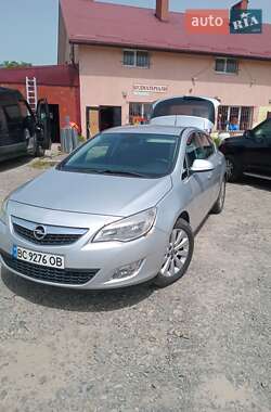 Хетчбек Opel Astra 2010 в 