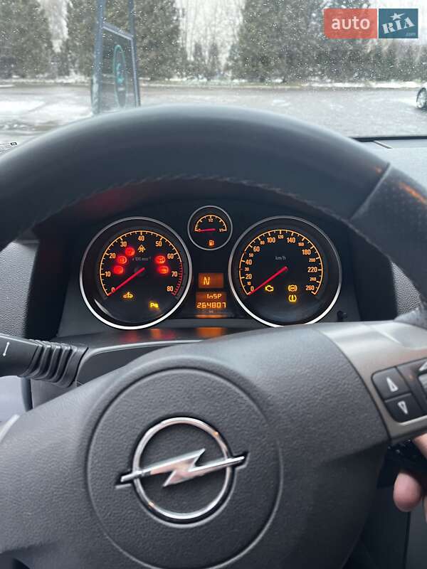 Универсал Opel Astra 2005 в Львове