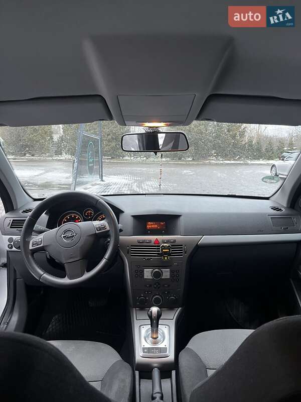 Универсал Opel Astra 2005 в Львове