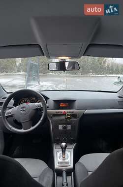 Универсал Opel Astra 2005 в Львове