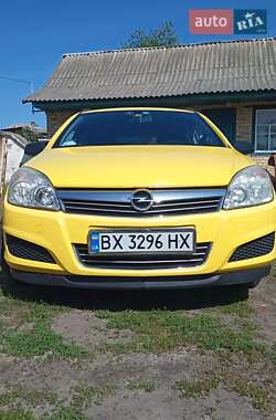 Универсал Opel Astra 2008 в Полонном