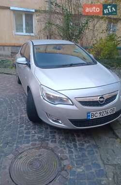 Хетчбек Opel Astra 2010 в 