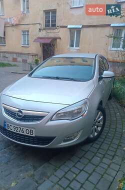 Хетчбек Opel Astra 2010 в 