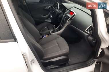 Универсал Opel Astra 2011 в 