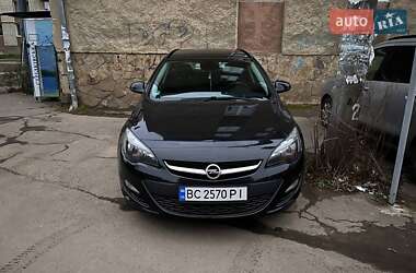 Универсал Opel Astra 2013 в Дрогобыче