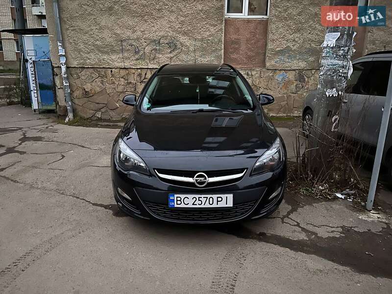 Универсал Opel Astra 2013 в 