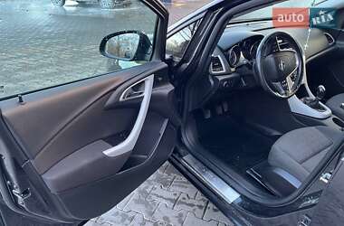 Универсал Opel Astra 2013 в 