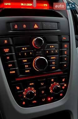 Универсал Opel Astra 2013 в 