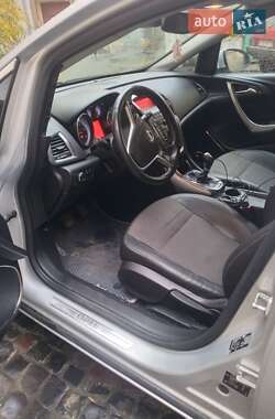 Хетчбек Opel Astra 2010 в 