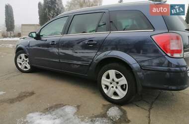 Універсал Opel Astra 2010 в Ніжині