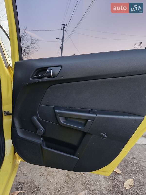 Універсал Opel Astra 2010 в Нововолинську