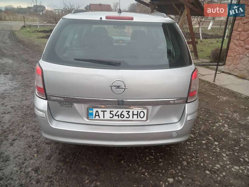 Универсал Opel Astra 2008 в Галиче
