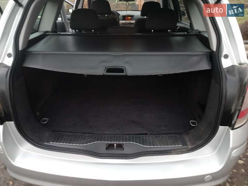 Универсал Opel Astra 2008 в Галиче