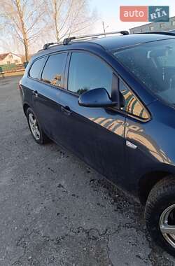 Универсал Opel Astra 2011 в Золочеве