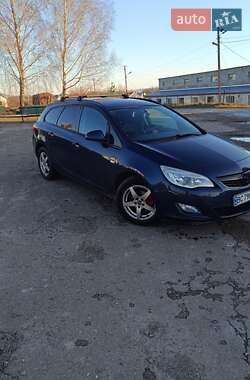 Универсал Opel Astra 2011 в Золочеве