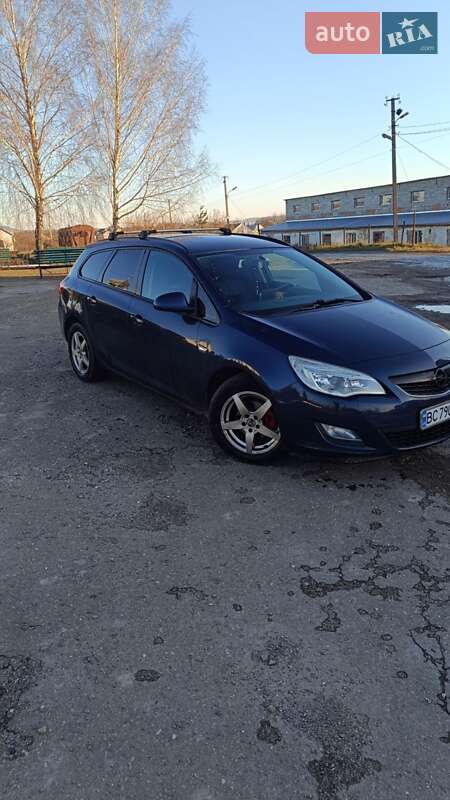 Универсал Opel Astra 2011 в Золочеве