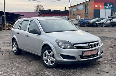 Универсал Opel Astra 2010 в Сумах