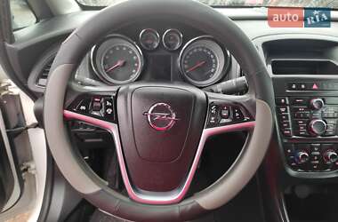 Универсал Opel Astra 2014 в 