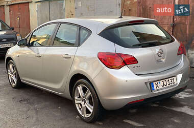 Хетчбек Opel Astra 2010 в Умані