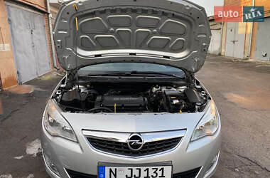 Хетчбек Opel Astra 2010 в Умані