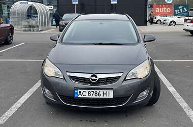 Універсал Opel Astra 2012 в 