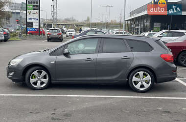 Універсал Opel Astra 2012 в 