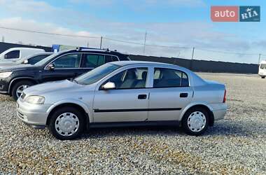 Седан Opel Astra 2005 в Глибокій