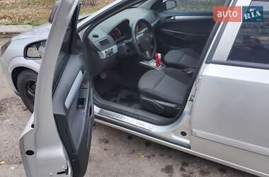 Хэтчбек Opel Astra 2007 в 