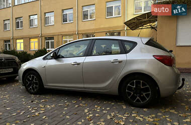 Хэтчбек Opel Astra 2010 в Киеве