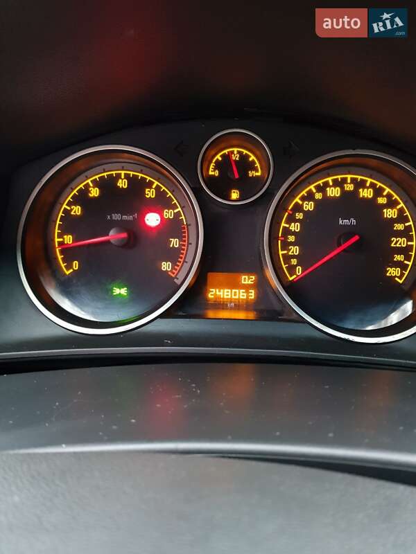 Хэтчбек Opel Astra 2006 в Боровой