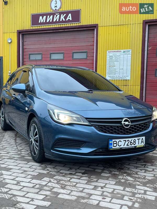 Универсал Opel Astra 2017 в Бориславе