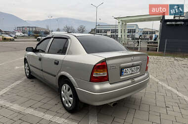 Седан Opel Astra 2006 в Тячеві