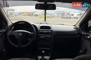 Седан Opel Astra 2006 в Тячеві