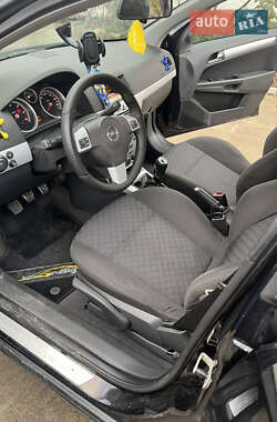 Універсал Opel Astra 2005 в Бершаді