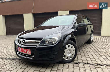 Універсал Opel Astra 2010 в Коломиї