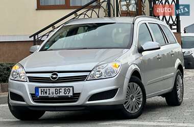 Универсал Opel Astra 2010 в Дрогобыче