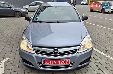 Універсал Opel Astra 2009 в Луцьку