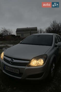 Універсал Opel Astra 2010 в Ямполі