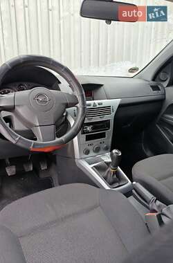 Універсал Opel Astra 2009 в Звягелі