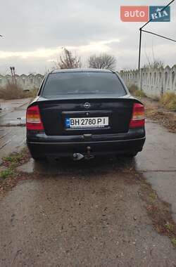 Седан Opel Astra 2005 в Измаиле