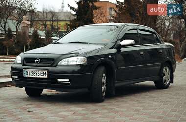 Седан Opel Astra 2008 в Хороле