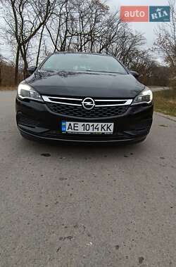 Універсал Opel Astra 2017 в Покровському