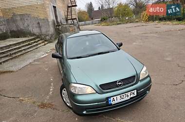 Седан Opel Astra 2006 в Обухові