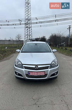 Хетчбек Opel Astra 2009 в Нововолинську