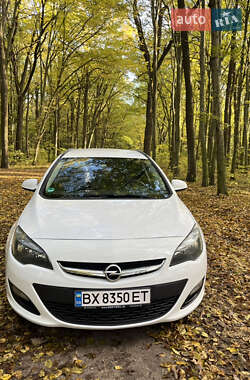 Универсал Opel Astra 2013 в Староконстантинове